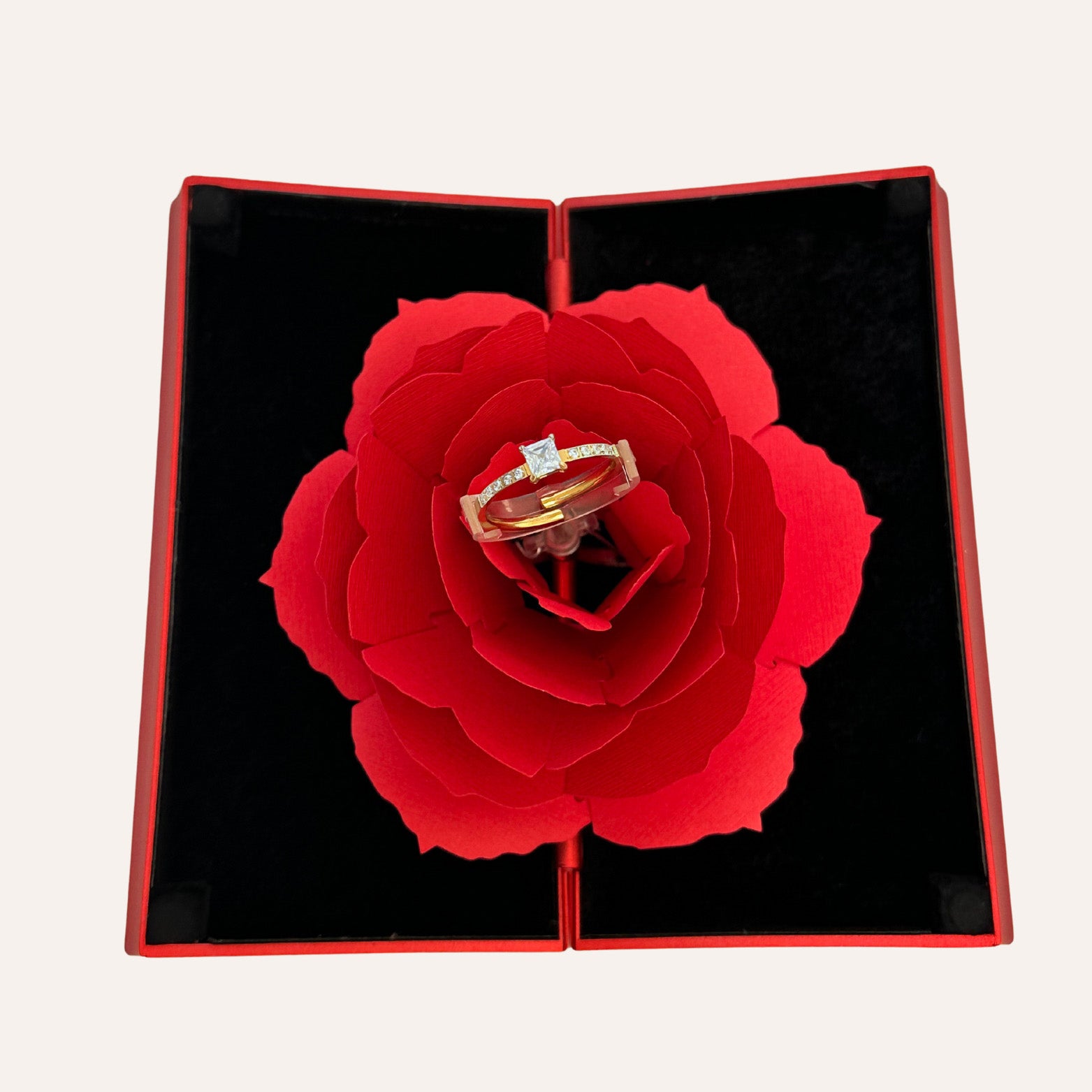 Fleur Surprise SAINT VALENTIN ♥ Ecrin fleur + 1 bague en acier inoxydable