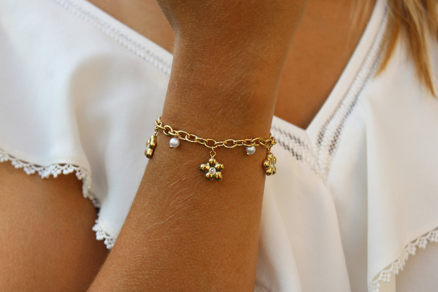 Lila | Bracelet fleurs et perles en acier inoxydable