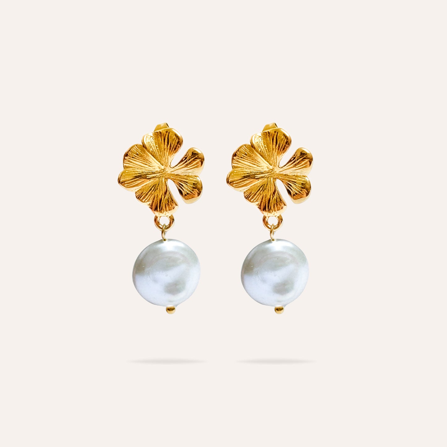 Lily | Boucles d'oreilles en acier inoxydable et perles d'eau douce