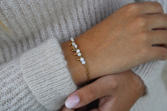 Victoria | Bracelet en acier inoxydable et perles de pierre